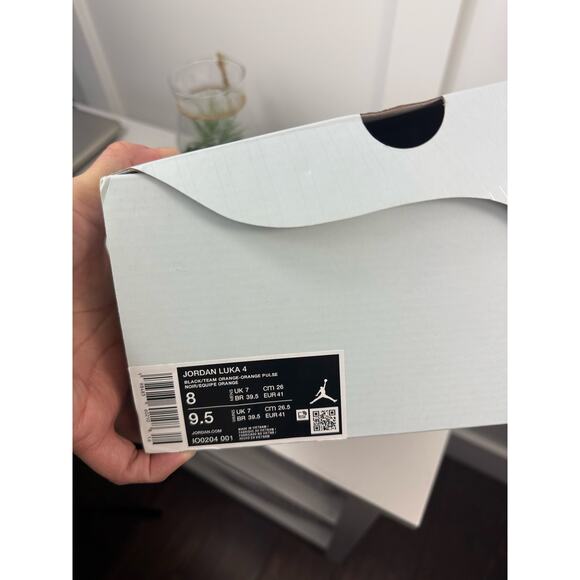 Boys/Mens NWTs Air Jordan Shoes Size 8 main image 5